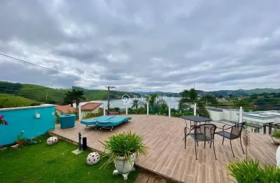 Vende-se casa de alto padrão com vista deslumbrante para a represa de igaratá