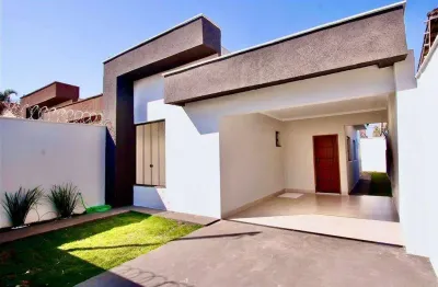 Vende-se casa 2 quartos com 1 suíte, blindex, porcelanato, quintal e área gourmet  industrial santo