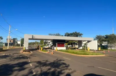 Vende-se lote em condomínio, com lazer: quadras, piscinas, academia, salão de festa, três praças co