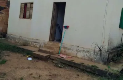 Casa a venda com  2 quartos com 1 suíte, sala, cozinha, terreno 180 metros  no  jardim dom bosco ap