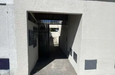 Aluga-se kitnet 5 com 1qts sem fiador e sem calção,prox. go-040 no residencial itaipu, goiânia, go