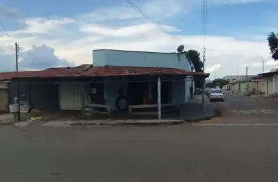 Vendo 2 salas comerciais com 2 kitnets, sendo 1 quarto , sala , banheiro, área de serviço   no jard