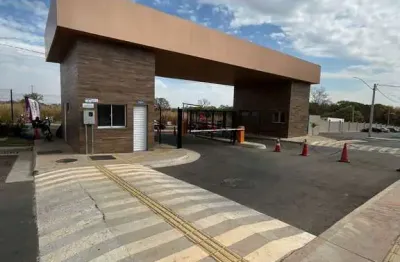 Aluga-se apartamento com 2 quartos 1 banheiro social, salas de tv e jantar conjugadas,  cozinha , r