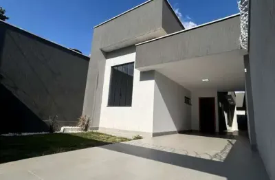 Vende-se casa com 03 quartos (01 suíte) piscina, frente praça da criança, mansões paraíso, aparecid