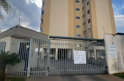 Vende-se apartamento com 2 quartos, 1 banheiro social, sala, cozinha com armários, setor dos afonso