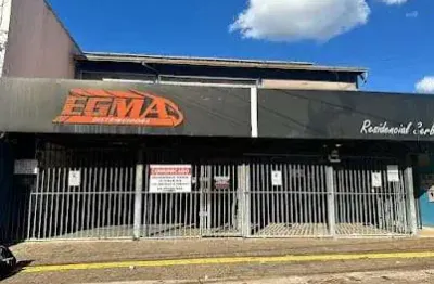 Vende-se  sala comercial e 4 apartamentos para locação, sendo 3 de 2 quartos , Loteamento Celina Pa