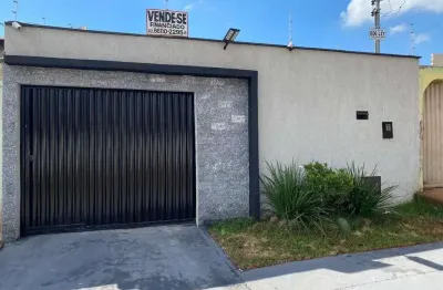 Casa com 3 quartos à venda na Rua Atlântida, Jardim Paraíso, Aparecida de Goiânia, 172 m2 por R$ 390.000