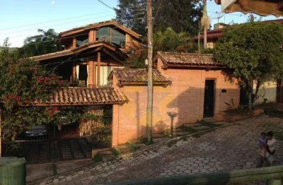 Casa com 3 quartos à venda no Centro, Joanópolis 