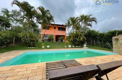 Chácara de 3 dormitórios com piscina e apartamentos para hóspedes à venda em condomínio fechado, serra negra - bom jesus dos perdões/sp