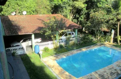 Chácara de 4 dormitórios com piscina aquecida à venda em guaraiuva, vargem/sp