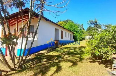 Ampla chácara de 1000m² com 4 dormitórios e piscina em chácaras fernão dias, atibaia