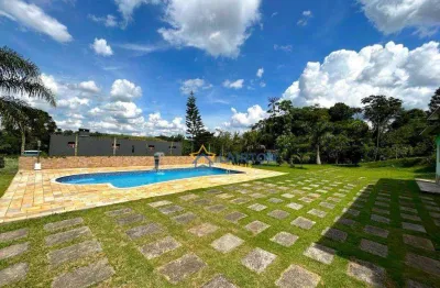 Casa em condomínio fechado em bom jesus dos perdões!