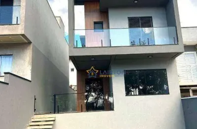 Sobrado recém finalizado, dentro de condomínio fechado.