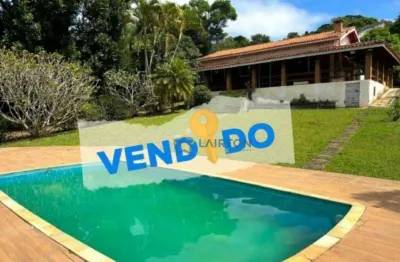 Chácara à venda em atibaia – 3 dormitórios, área gourmet, pomar e 2.633 m² de terreno, próxima ao asfalto
