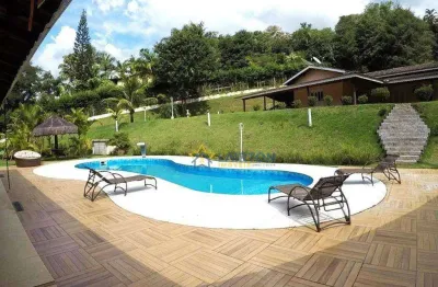 Casa de alto padrão à venda em condomínio fechado – 6.000m² de terreno