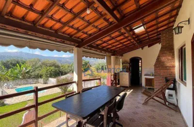 Chácara completa com 3 dormitórios, piscina e área de lazer à venda em atibaia