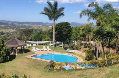 Casa com piscina e área gourmet à venda em bom jesus dos perdões