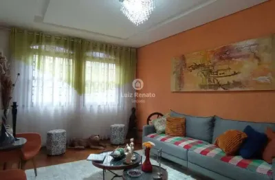 Casa para locação, 4 quartos, área ampla no bairro floresta.