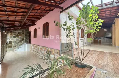 Casa com 3 quartos à venda na Rua Jaime Gomes, Floresta, Belo Horizonte