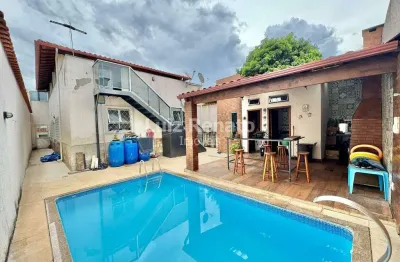 Casa com 4 quartos à venda na Rua Maria Martins Guimarães, Sagrada Família, Belo Horizonte
