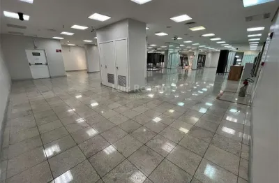 Loja comercial com mais de 3.000m² disponível para locação