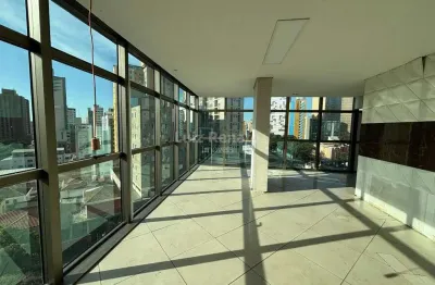 Prédio comercial com estacionamento amplo para locação – barro preto