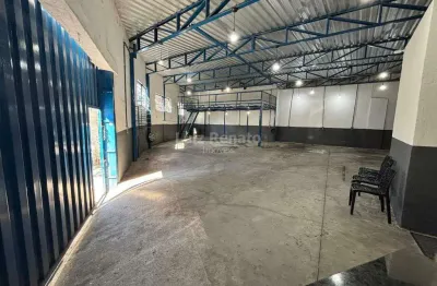 Galpão com 2 banheiros para alugar, 200m² no bairro carmo