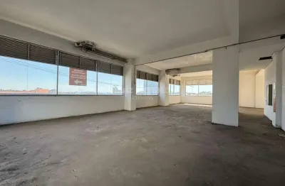 Loja ampla em condomínio de alto padrão – 234m² no caiçaras