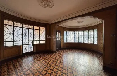 Casa histórica ideal para locação residencial ou comercial