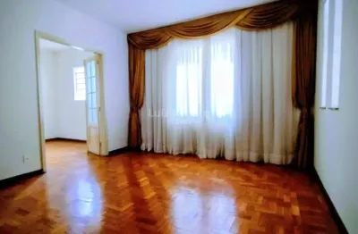 Casa com 4 quartos à venda na Rua Marabá, Santo Antônio, Belo Horizonte