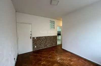 Apartamento com 2 quartos para locação no bairro Carlos Prates