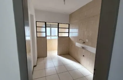Apartamento central com dois dormitóriosb, elevadir , procimo de tuso
