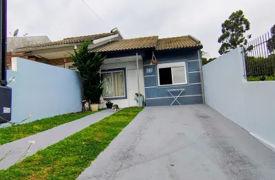 Excelente casa , seminova , com dois dormitórios, semimobiliada, pátio na frente e fundos.