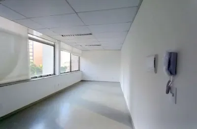 Sala  comercial para venda e locação com 28,59m² 1 banheiro no itaim bibi ao lado da avenida 9 de j