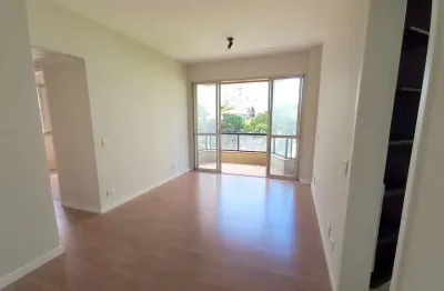 Apartamento  reformado à venda com 61m com varanda 2 dormitórios 1 suíte 2 vagas em condomínio comp