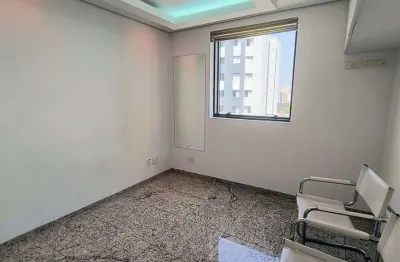 Sala comercial com 40m² para locação com recepção 2 salas 2 banheiros 2 vagas ao lado do hospital s
