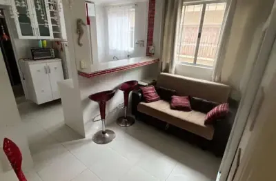 Apartamento de 25 m² com 1 dormitório reformado e modernizado a apenas 200 metros da praia do itara