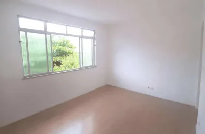 Apartamento de 93 m² com 3 quartos e com vaga privativa fechada para locação na Ponta da Praia – Sa