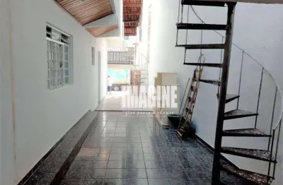 Sobrado no carrão com 3 dorms sendo 1 suíte, 3 vagas, 140m²