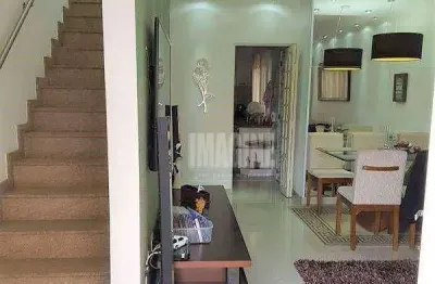 Sobrado em condomínio com 3 dormitórios sendo 1 suíte, 4 vagas, 103m²