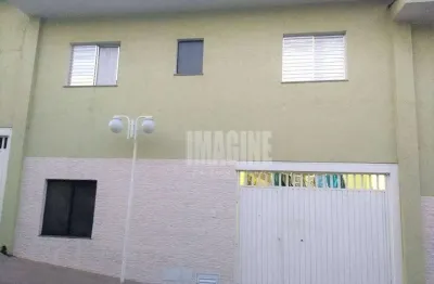 Sobrado em condomínio na penha com 2 dorms, 1 vaga, 68m²