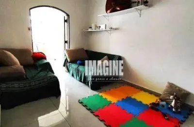 Sobrado na cidade líder com 3 dorms sendo 1 suíte, 2 vagas, 150m²