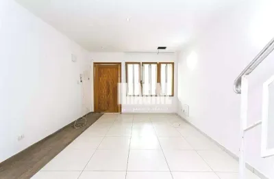 Sobrado no tatuapé com 3 dorms sendo 2 suítes, 1 vaga, 147m²