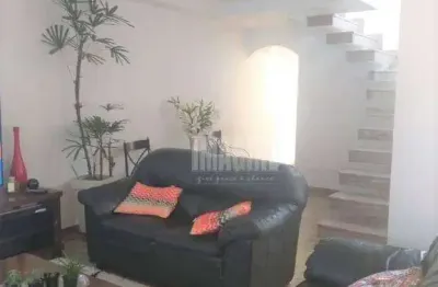 Sobrado no tatuapé com 3 dorms sendo 1 suíte, 3 vagas, 150m²