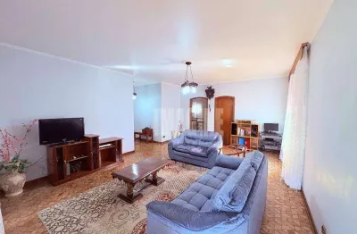 Casa no carrão com 3 dormitórios sendo 1 suíte, quintal, 2 vagas, 233 m²