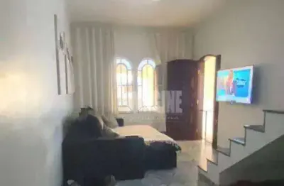 Sobrado na cidade líder com 3 dormitórios sendo 1 suíte, 2 vagas, 115m²