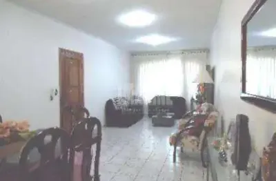 Sobrado na água rasa com 3 dormitórios sendo 1 suíte, 5 vagas, 196m²