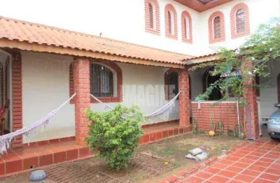 Sobrado na vila formosa com 4 dormitórios sendo 1 suíte, 4 vagas, 200m²