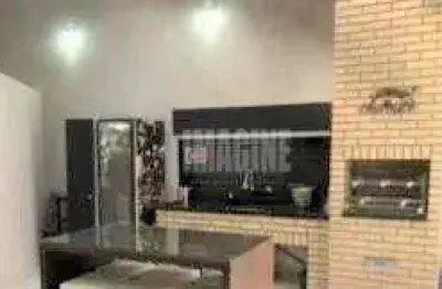Sobrado na cidade líder com 3 dorms sendo 1 suíte, 2 vagas, 135m²