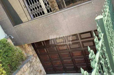 Sobrado na saúde com 4 dormitórios sendo 2 suítes, 5 vagas, 300m²